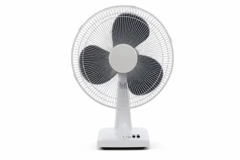 白色三叶机械按键台式电风扇 AI生成产品图