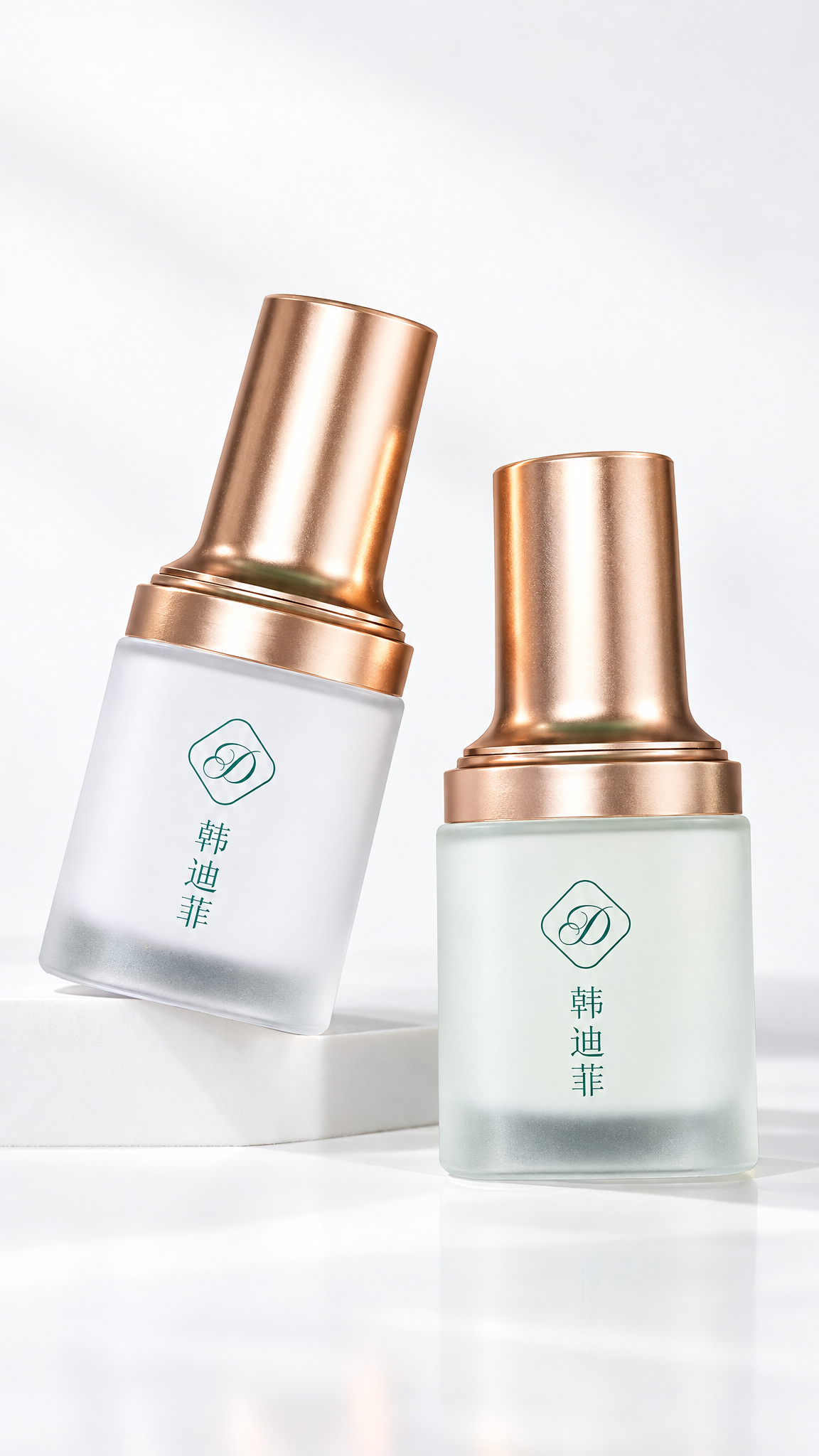 香水的产品图怎么做？跨境卖家教程 - 香水瓶局部特写: 突出磨砂瓶身与玫瑰金瓶盖的材质质感